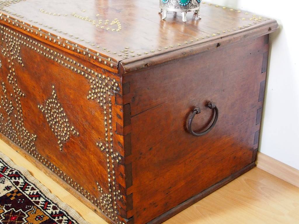 Antique islamic arabic omani Mandoss Zanzibar wooden wedding Storage Chest 19.Jhd No:22/A