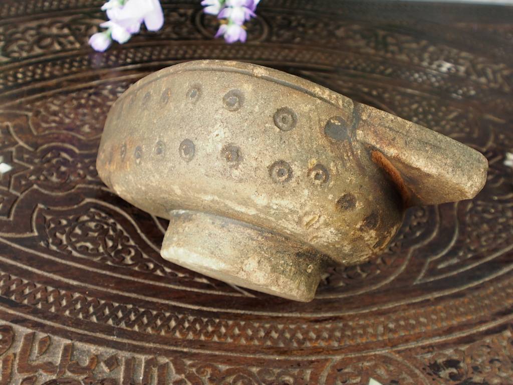 Rare carved Ghazni islamic Alabaster stone persan oil lamp in marble Afghanistan No:9