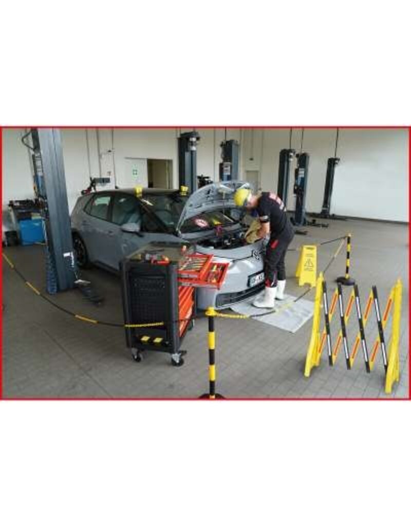 KS TOOLS PERFORMANCEplus gereedschapwagen e10 met 164 geïsoleerde gereedschappen voor hybride- en elektrische voertuigen - 117.6155