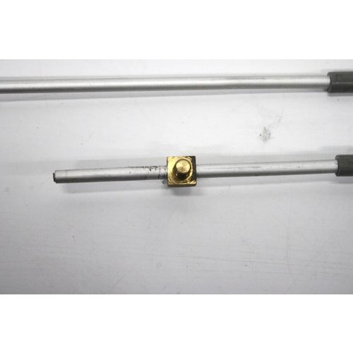 Feeder rod support