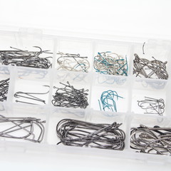Rozemeijer tacklebox filled with fly tying hooks | 120 pcs