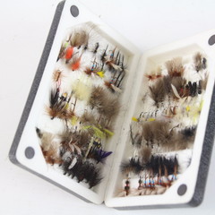Global fly flisherman fly box with more than 130 nymphs