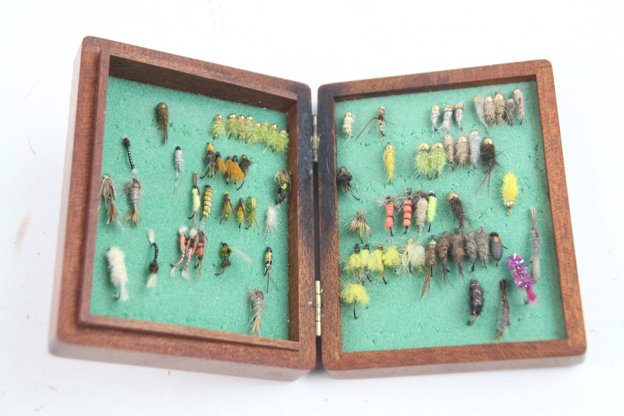 BASSDASH Vliegvissen Vliegvissen Grote Mond Bass Fishing Set met Vliegdoos, met Droge Vliegen/Verdrinkende Vliegen, Nimfen, Banners, Poppers