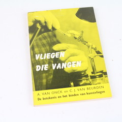 Vliegen die vangen - A. van Onck en C.J. van Beurden | boek
