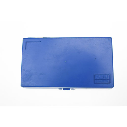 ABU tacklebox small gevuld met vintage 8 ABU lepels / spinners