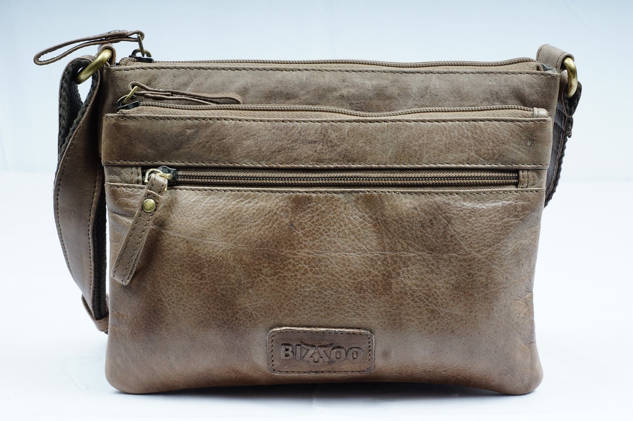 Bizzoo Bizzoo bag with long shoulder strap and front pocket taupe