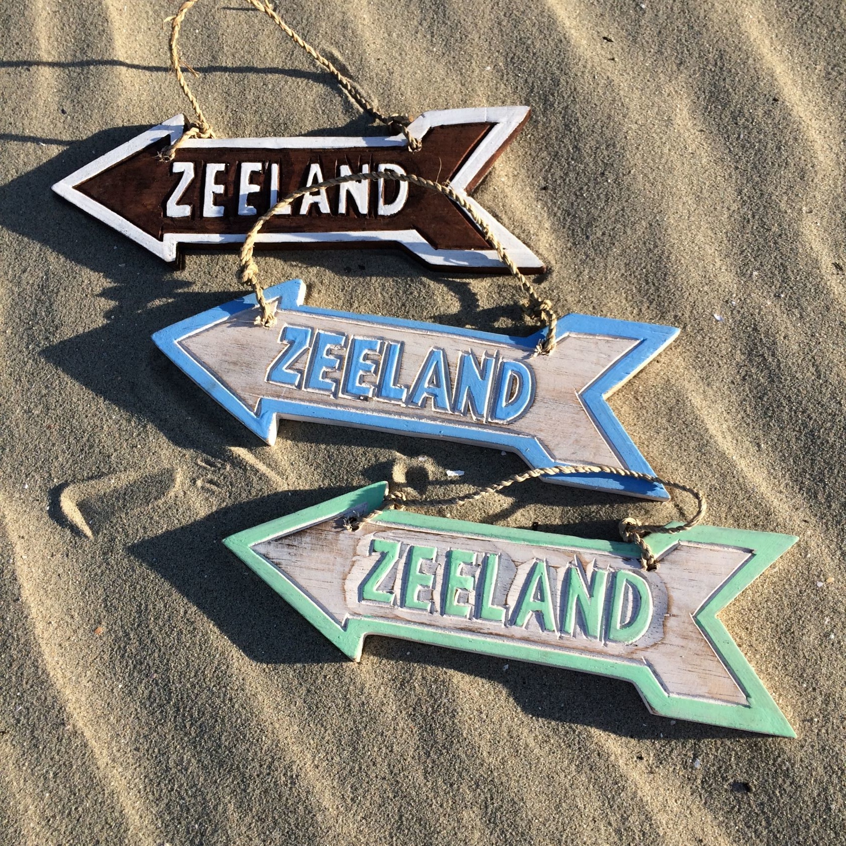 Bord pijl Zeeland naturel