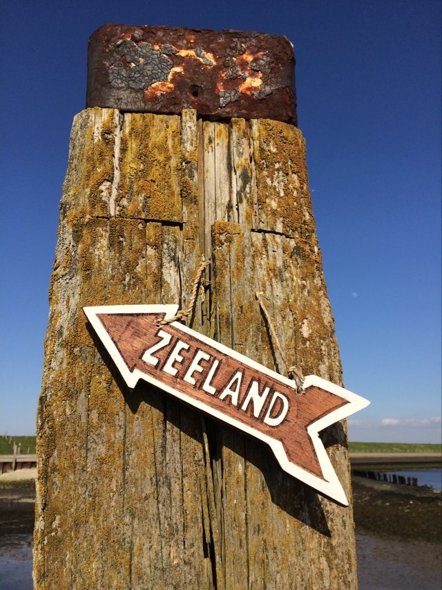 Bord pijl Zeeland naturel