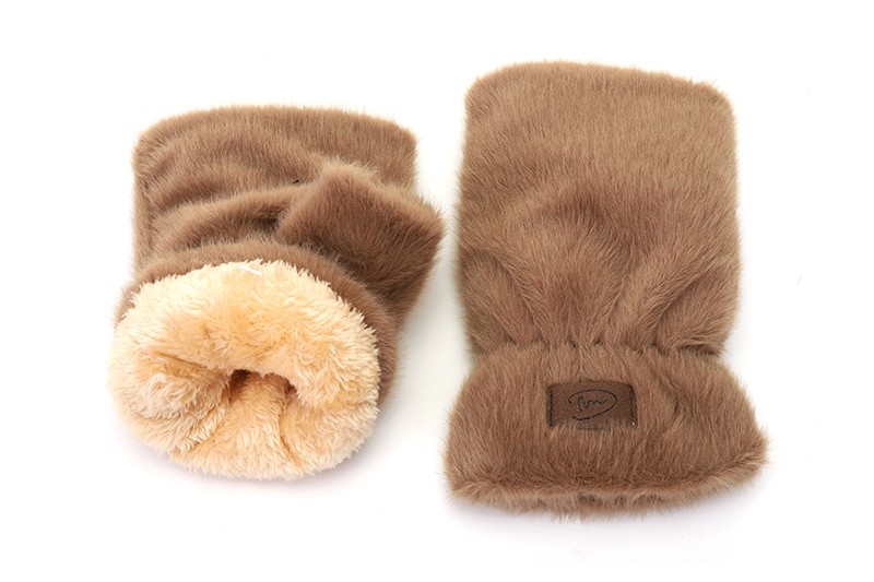 I'm Dutch Vingerloze wanten Are taupe