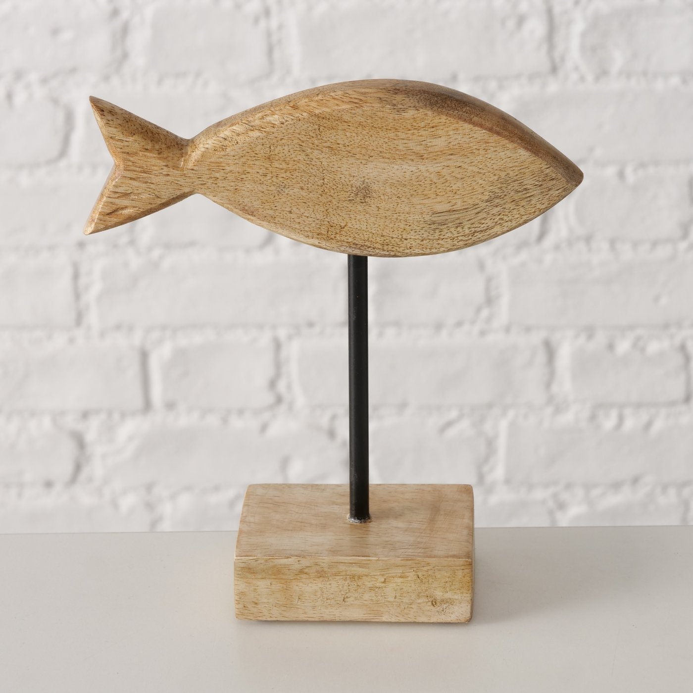 Boltze Home Decoratieve vis van mangohout op voet Grijs/Wit