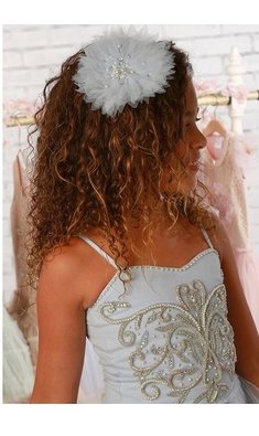 Ooh la la Couture haarspeld met tule bloem sky VXX  is die er nog?