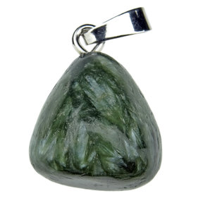 Hanger van serafiniet met zilveren oogje
