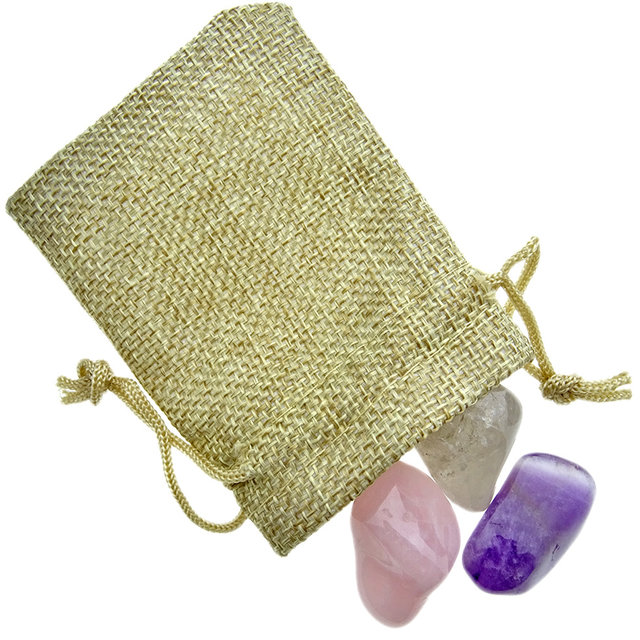 Goldenes Dreieck, Amethyst, Rosenquarz und Bergkristall. Goldenes Dreieck, Amethyst, Rosenquarz und Bergkristall.