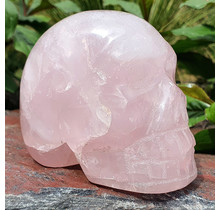 Rose quartz skull 8 cm and 520 grams