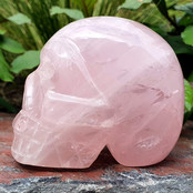 Rosenquarz Totenkopf 8 cm und 520 Gramm