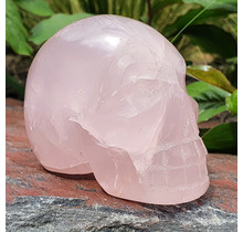 Rose quartz skull 6 cm and 260 grams