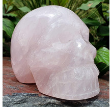 Rose quartz skull 9 cm and 710 grams