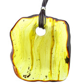 Beautiful pendant of Baltic amber, 34 grams Beautiful pendant of Baltic amber, 34 grams