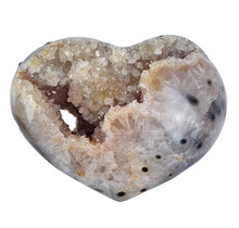 Mooi hart van agaat met kwartskristallen uit Brazilië, 535 gram