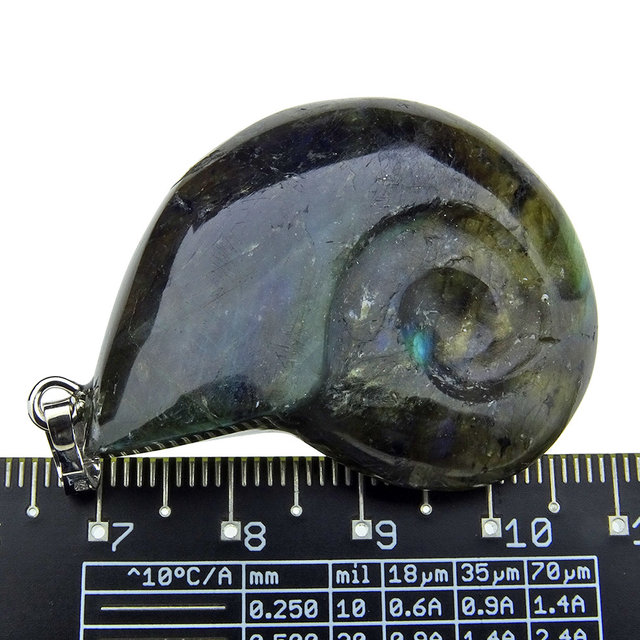 Beautiful pendant of labradorite with silver eye Beautiful pendant of labradorite with silver eye