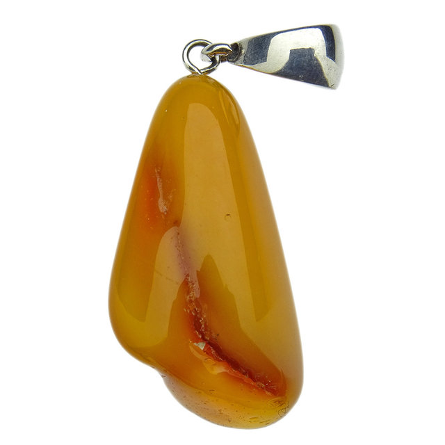 Mooie hanger van baltisch barnsteen Mooie hanger van baltisch barnsteen