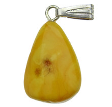 Beautiful pendant of baltic amber