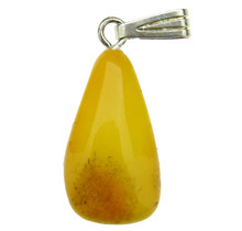 Beautiful pendant of baltic amber