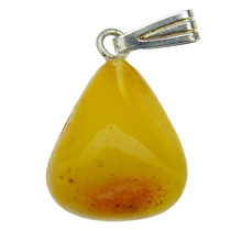 Beautiful pendant of baltic amber