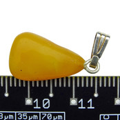 Beautiful pendant of baltic amber