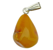 Beautiful pendant of baltic amber