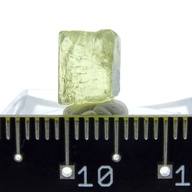 Clear yellow gemstone quality lemon apatite Clear yellow gemstone quality lemon apatite