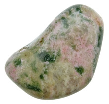 Diopside tumble stone