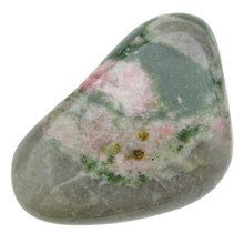 Diopside tumble stone