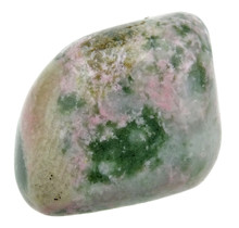 Diopside tumble stone