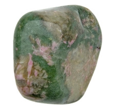 Diopside tumble stone