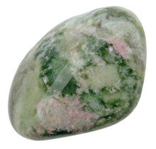 Diopside tumble stone