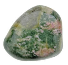 Diopside tumble stone