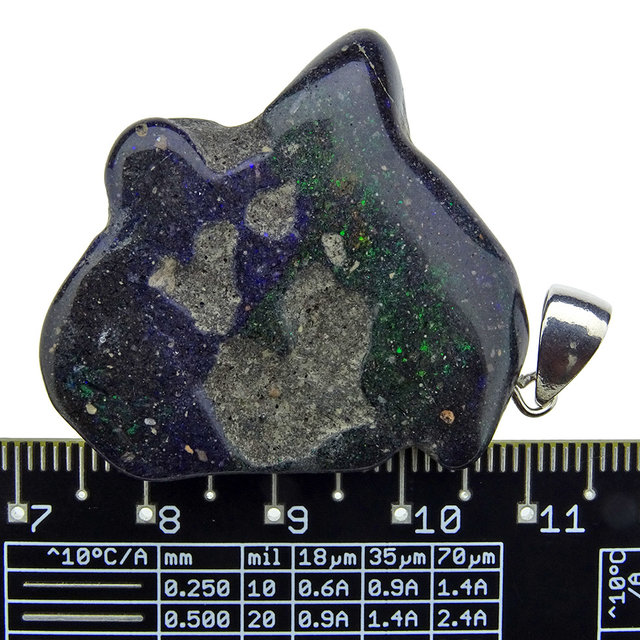 Beautiful black opal from Honduras Beautiful black opal from Honduras
