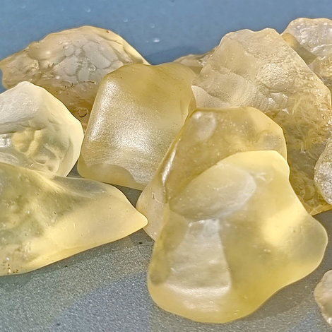 Libyan glass, the gold tektite unraveled