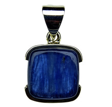 Beautiful pendant of blue sapphire