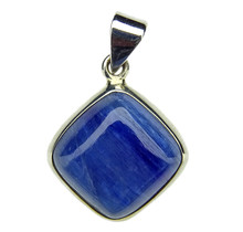 Beautiful pendant of blue sapphire