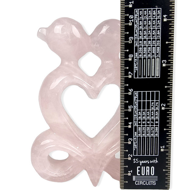 Rosenquarz Herz Skulptur Größe 7,5 x 3 x 10 cm Rosenquarz Herz Skulptur Größe 7,5 x 3 x 10 cm