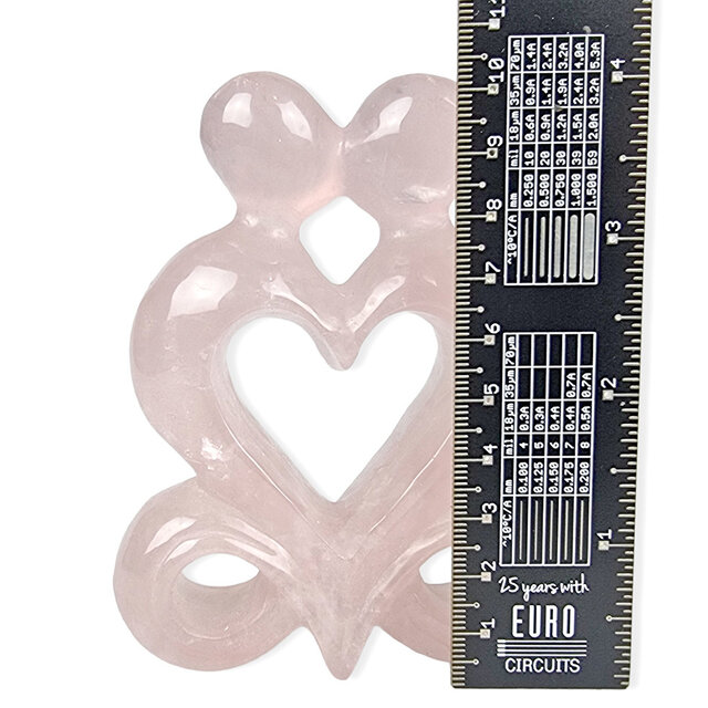 Rose quartz heart sculpture size 7,5 x 3 x 10 cm Rose quartz heart sculpture size 7,5 x 3 x 10 cm