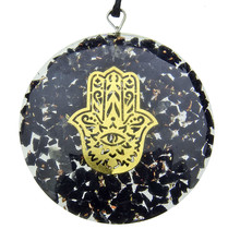 Orogonite hanger met zwarte toermalijn en een Hamsa hand