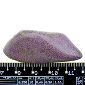 Stichtit ist ein weiches violettes Mineral Stichtit ist ein weiches violettes Mineral