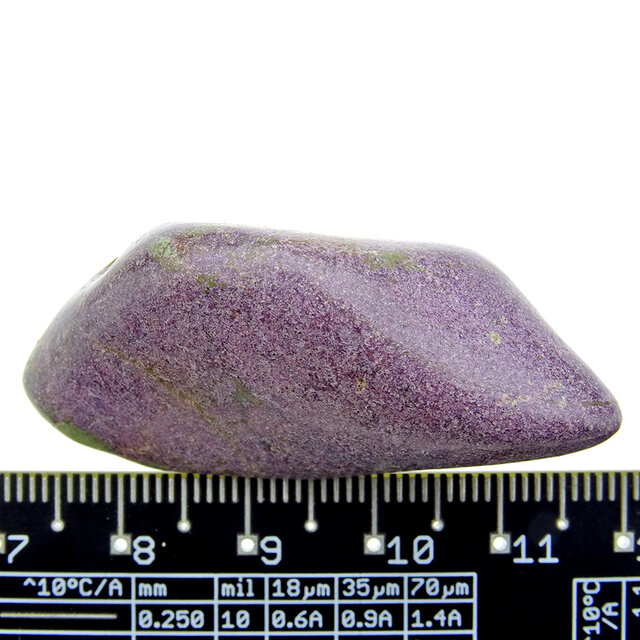 Stichtiet is een zacht paars mineraal