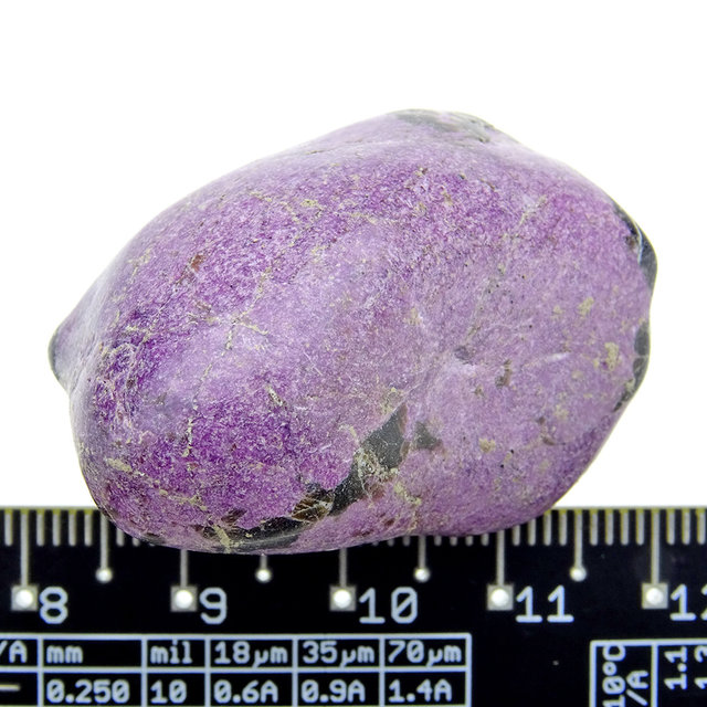 Stichtit ist ein weiches violettes Mineral Stichtit ist ein weiches violettes Mineral