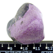 Stichtiet is een zacht paars mineraal Stichtiet is een zacht paars mineraal