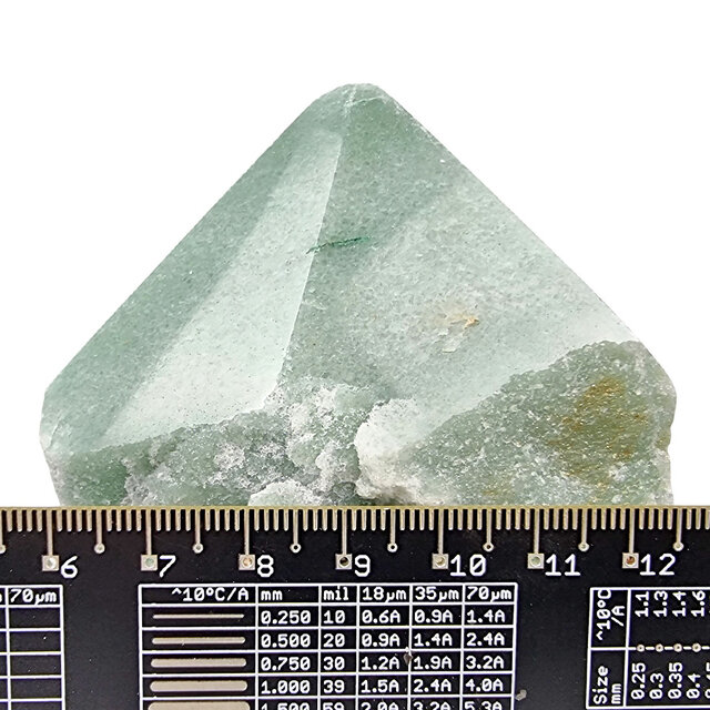 Mooie groene kwarts top polished point, 590 gram Mooie groene kwarts top polished point, 590 gram