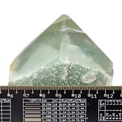 Mooie groene kwarts top polished point, 570 gram Mooie groene kwarts top polished point, 570 gram